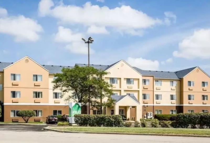 Wingate By Wyndham Gurnee Hotel Exterior photo